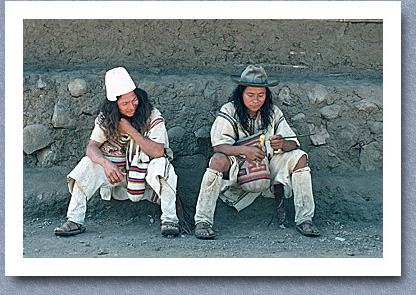 Arhuaco men chewing coca, Sabana Crespo